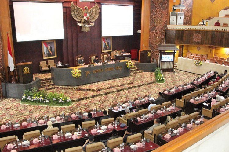 Alat Kelengkapan Resmi Disahkan, DPRD Jatim Kebut Tenggat Susun APBD 2020