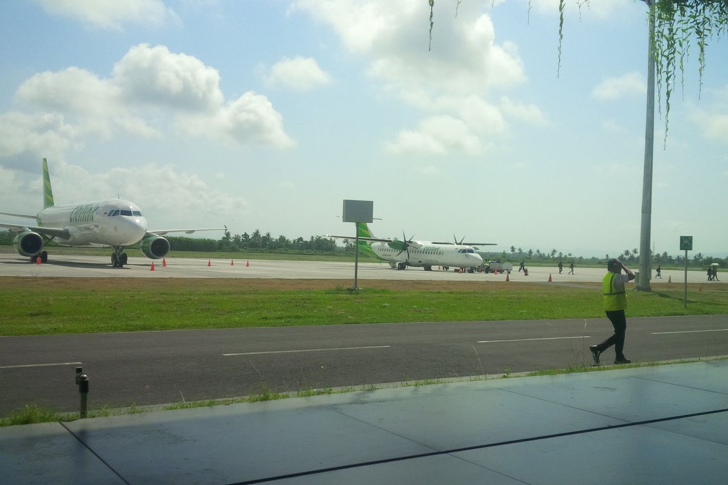 Jelang Lebaran, Kedatangan Penumpang Malaysia Meningkat di Bandara Banyuwangi