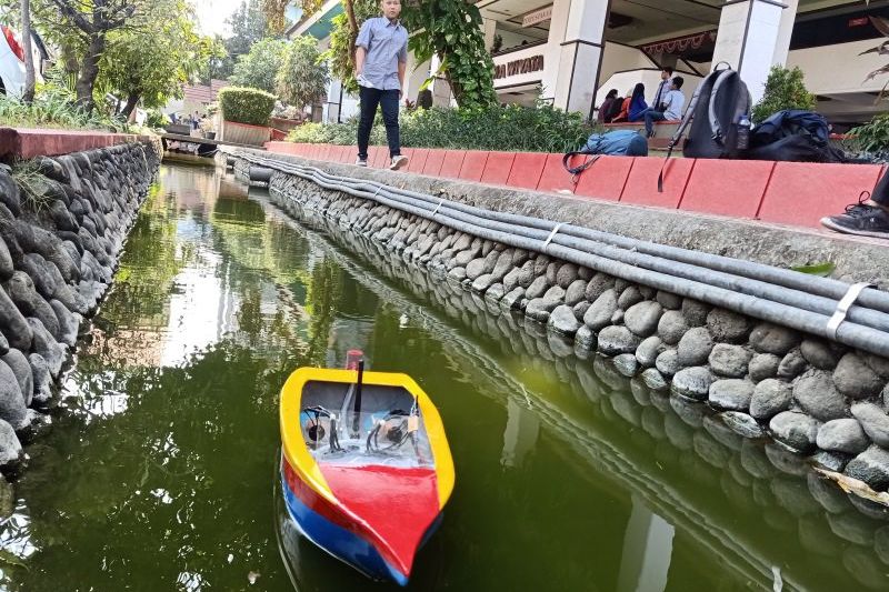 Cegah Banjir, Mahasiswa Untag Bikin Kapal Pendeteksi Kedalaman Sungai
