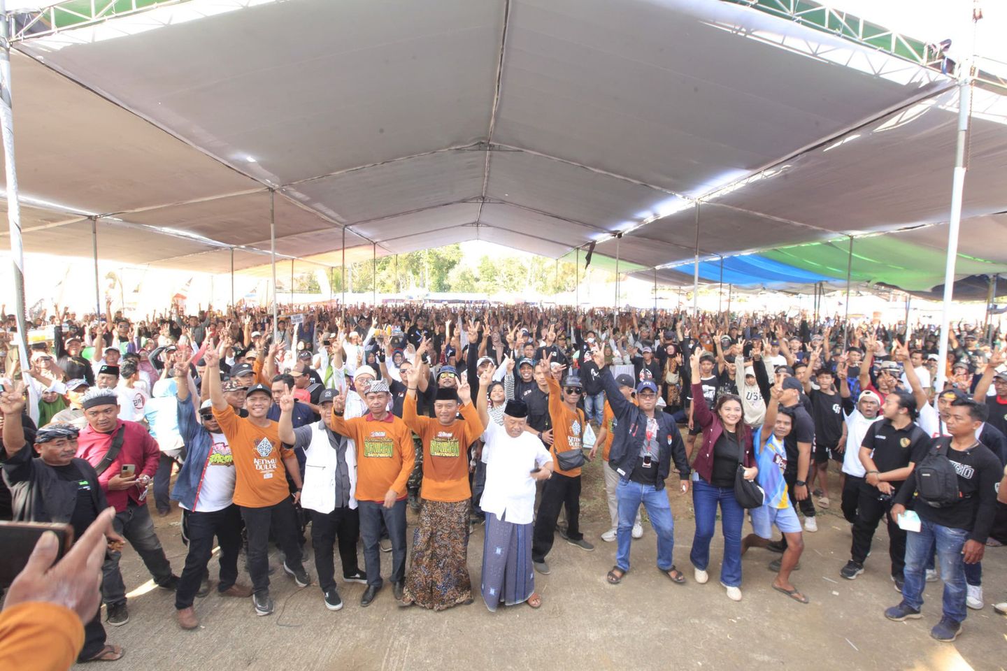 Kampanye Akbar, Gus Makki-Ali Ruchi Gelar Konser bersama Seniman Banyuwangi