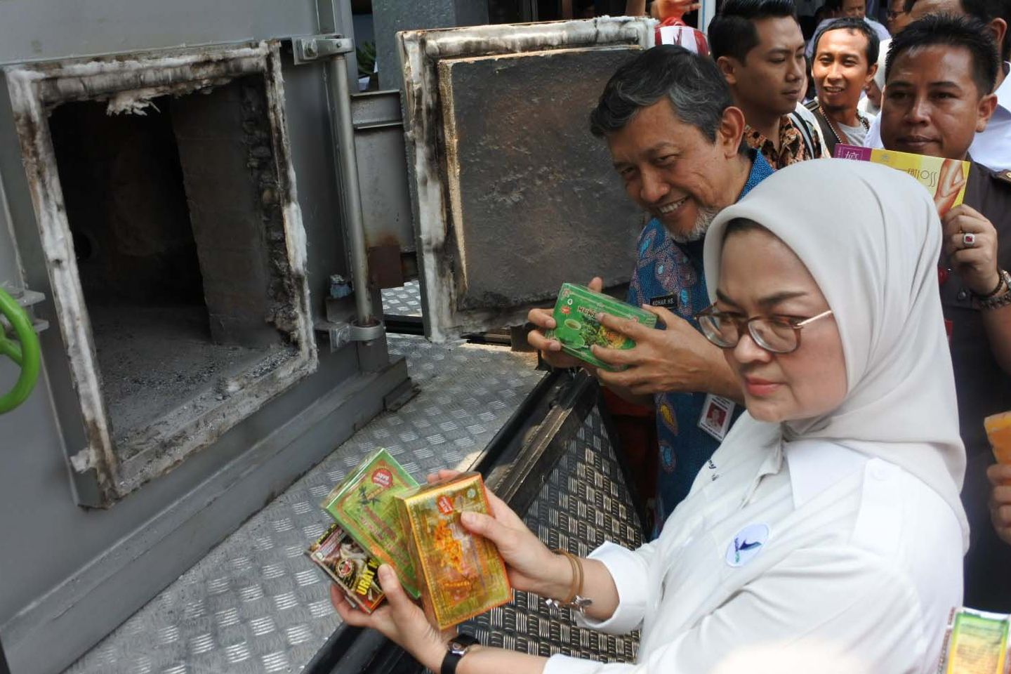 Kenali Bahan-bahan Berbahaya di Produk Kosmetik