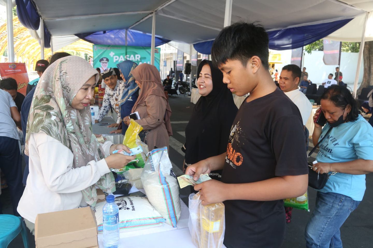 Stok Beras di Banyuwangi Cukup Empat Bulan, Bahan Pokok Lain Aman hingga Lebaran