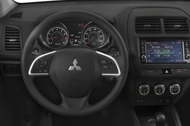 Ribuan Mitsubishi Delica dan Outlander Sport Ditarik