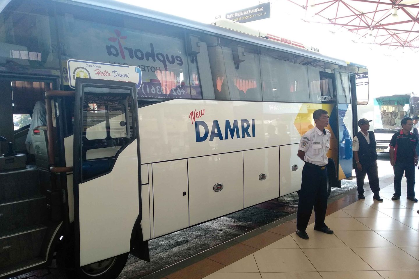 Pemkot Surabaya Gandeng Damri untuk Bangun Konektivitas Transportasi Umum
