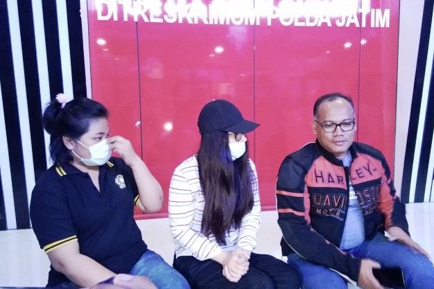 Polda Jatim Tetapkan Muncikari Finalis Putri Pariwisata Sebagai Tersangka 