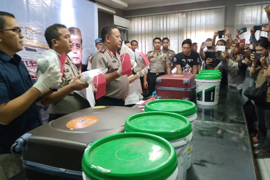 11,5 Kilogram Sabu Diselundupkan dari Malaysia Lewat Galon Cat