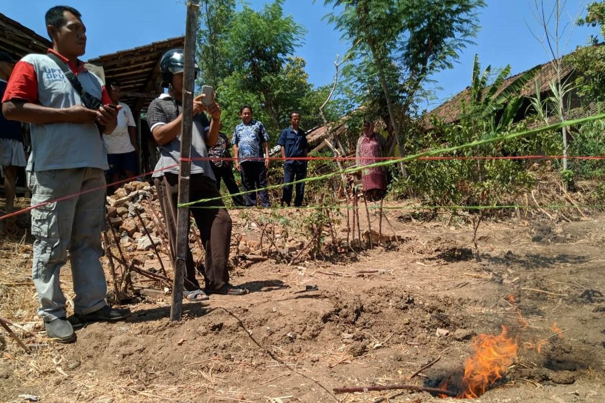 Api Menyala dari Dalam Tanah, DLH Ambil Sampel di Dusun Ringinsurup Ponorogo
