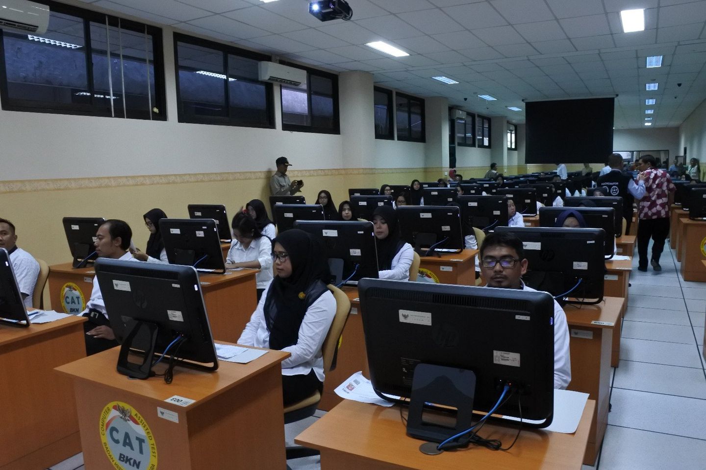 <strong>1.923 Pelamar CPNS Pemkot Surabaya Tak Lolos, Ini Penyebabnya</strong>