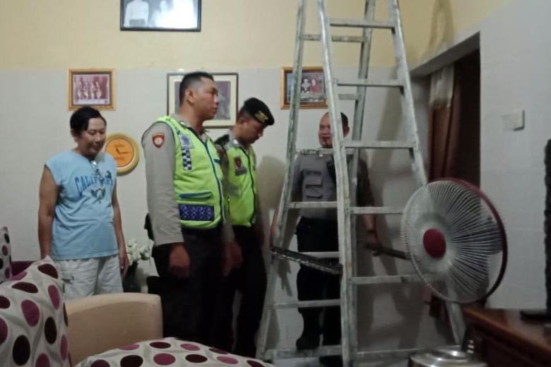 Teror Bom Molotov Kejutkan Warga Sawahan Surabaya
