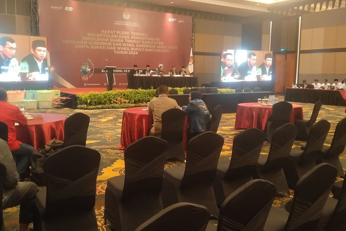 Pilkada Banyuwangi, Ipuk-Mujiono Unggul dari Gus Makki-Ali Ruchi
