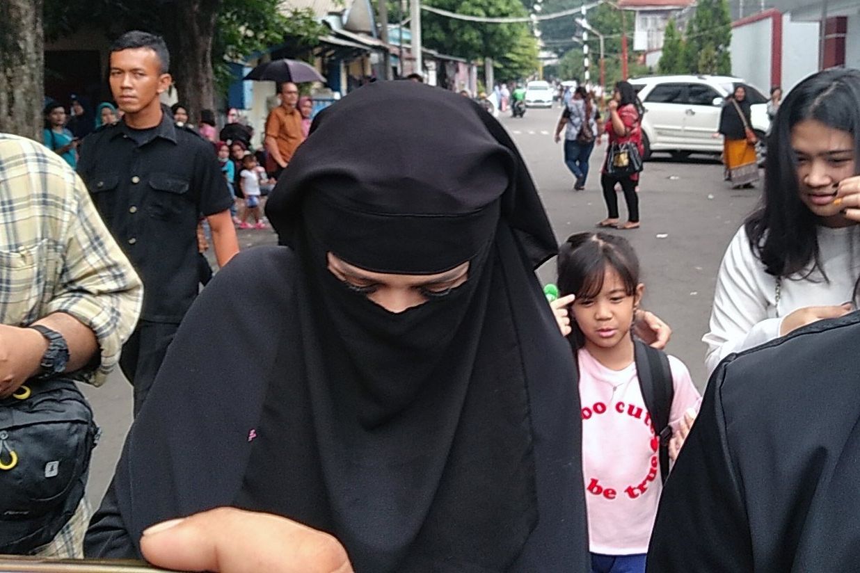 Pertemuan Ahmad Dhani dan Putrinya Berlangsung Haru