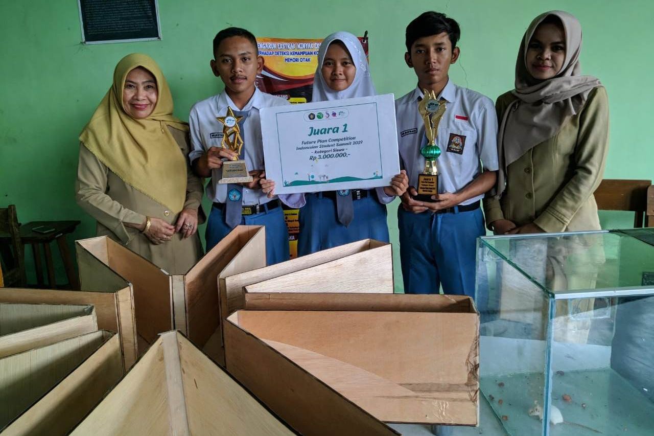Pelajar SMA Ponorogo Membuat Suplemen Minyak Omega 3 dari Ikan Patin