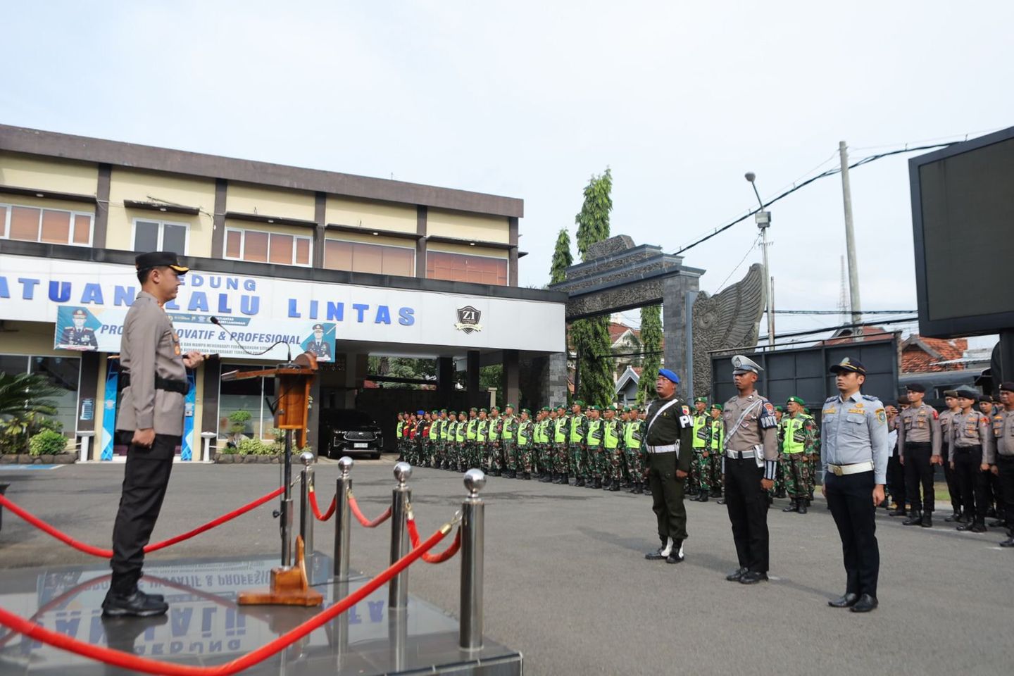 Polres Lamongan Amankan Tempat Ibadah hingga Pusat Perbelanjaan saat Nataru