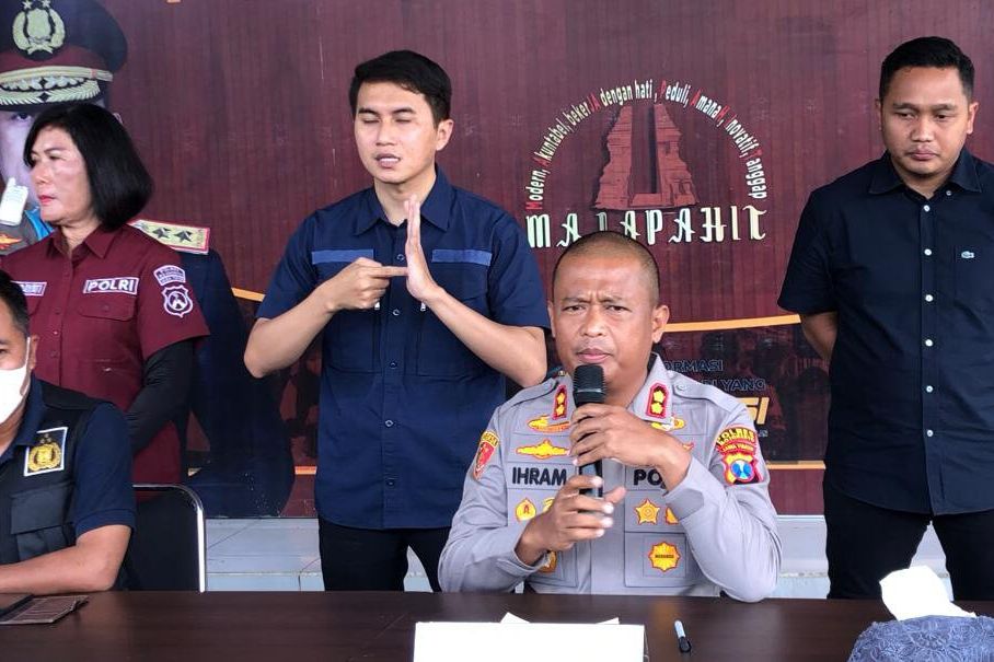 Polisi Temukan Bahan Peledak di Rumah Polisi yang Meledak di Mojokerto