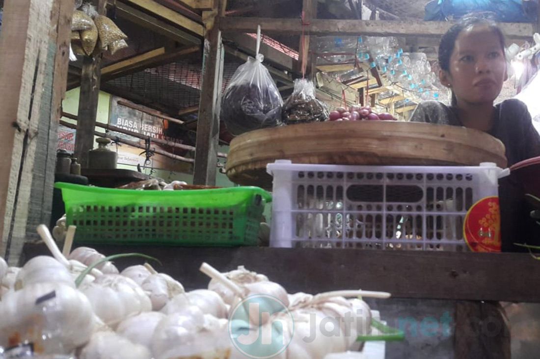 Harga Bawang Putih Naik 60 Persen, Disperindag Jatim Tunggu Arahan Pemerintah Pusat
