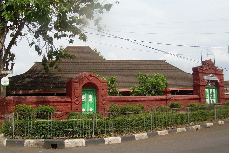 Kisah “Azan Pitu” di Masjid Agung Sang Cipta Rasa