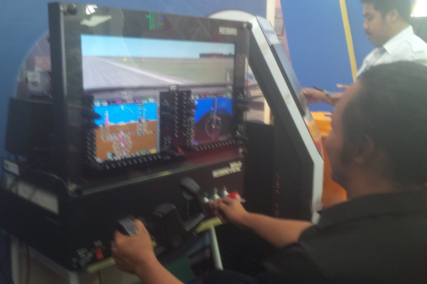 "Menjadi" Pilot Cessna 172 di Pameran Inovasi Banyuwangi