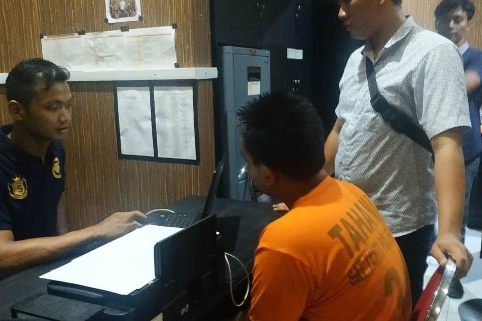 Terlilit Utang, Mantan Karyawan Operator Bobol Konter Ponsel di Blitar