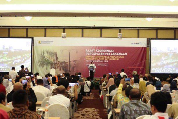 Risma Pamerkan Kelebihan IPAL yang Dipasang di Permukiman Kota Surabaya