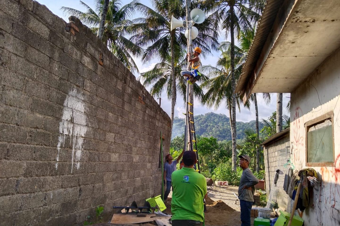 Banyuwangi Dapat Tambahan Dua Alat EWS, Salah Satunya untuk Peringatan Longsor