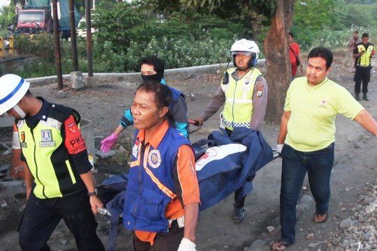 Pria Tanpa Identitas Tertabrak KA Jayakarta Premium Jurusan Jakarta-Surabaya