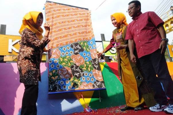 Kampung Warna Warni Luncurkan Motif Batik Khas