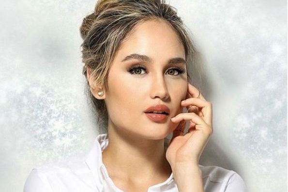 Dianggap Pamer Paha, Nama Artis Cinta Laura Jadi Bahasan Sidang DPRD