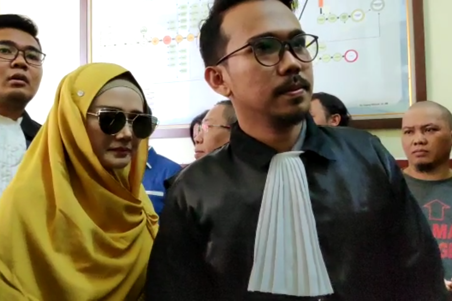 Mulan Jameela Hadiri Sidang Ahmad Dhani