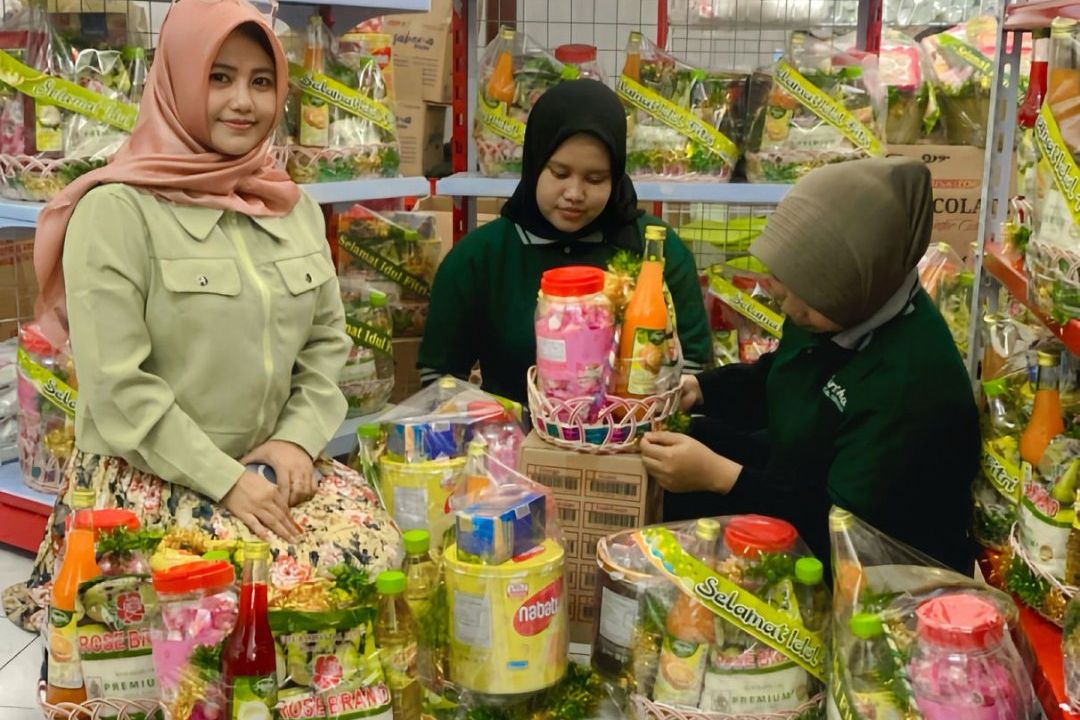 Pengusaha Parsel Lebaran di Lamongan Banjir Pesanan, Sehari Bisa 30 Parsel