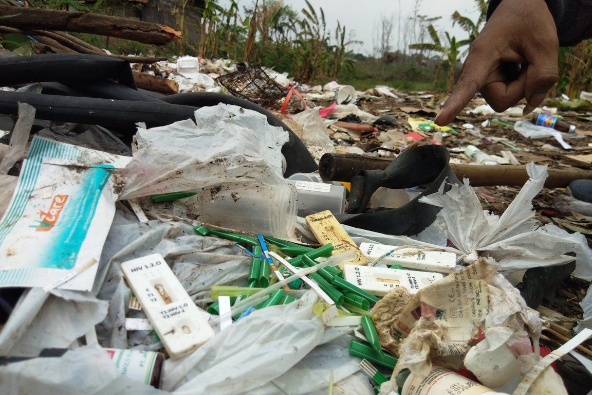 Dinkes Perkirakan Limbah Medis di Bantaran Dinoyo dari Luar Mojokerto