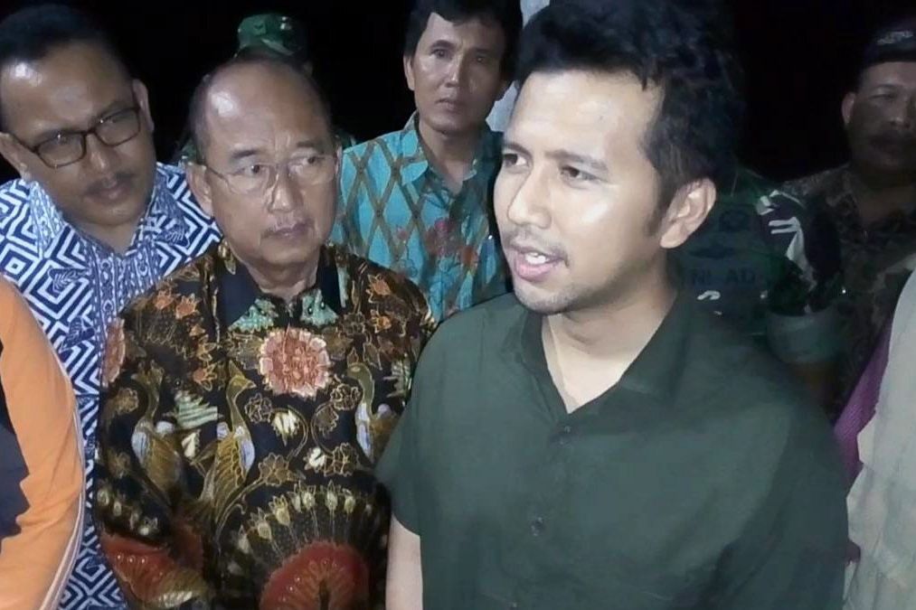 Wagub Emil Kunjungi Korban Banjir Ponorogo