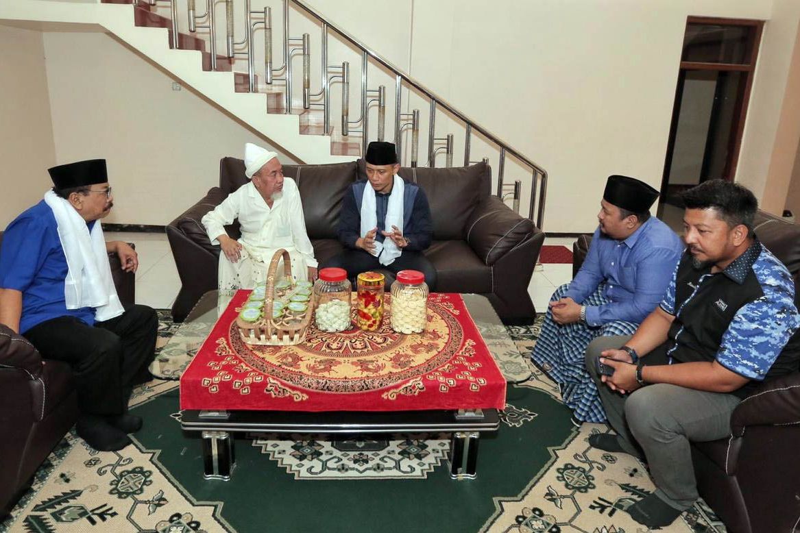 Pesan Cicit Syaikhona Kholil, KH Zubair Kepada AHY