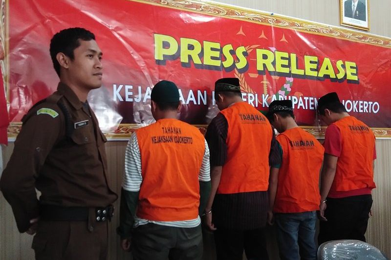 Kejari Mojokerto Kelimpahan Empat Tersangka Kasus Pembunuhan Berencana
