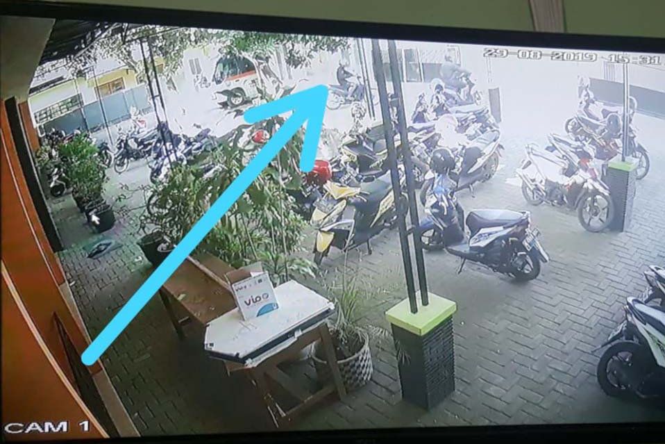 Ketiduran di Ambulans, Motor Dinas Mertua Dicuri