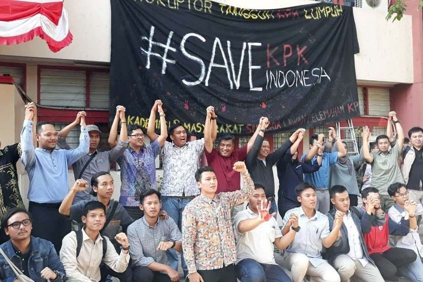 Tolak Revisi UU KPK, Akun Whatsapp Akademisi UGM Diserang Peretas