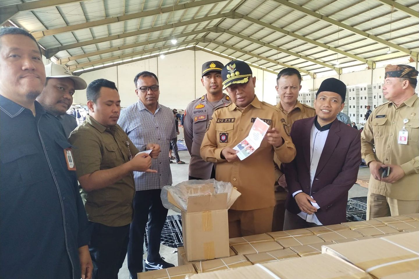 KPU Kabupaten Probolinggo Kerahkan 120 Petugas Sortir Surat Suara Pilkada 2024
