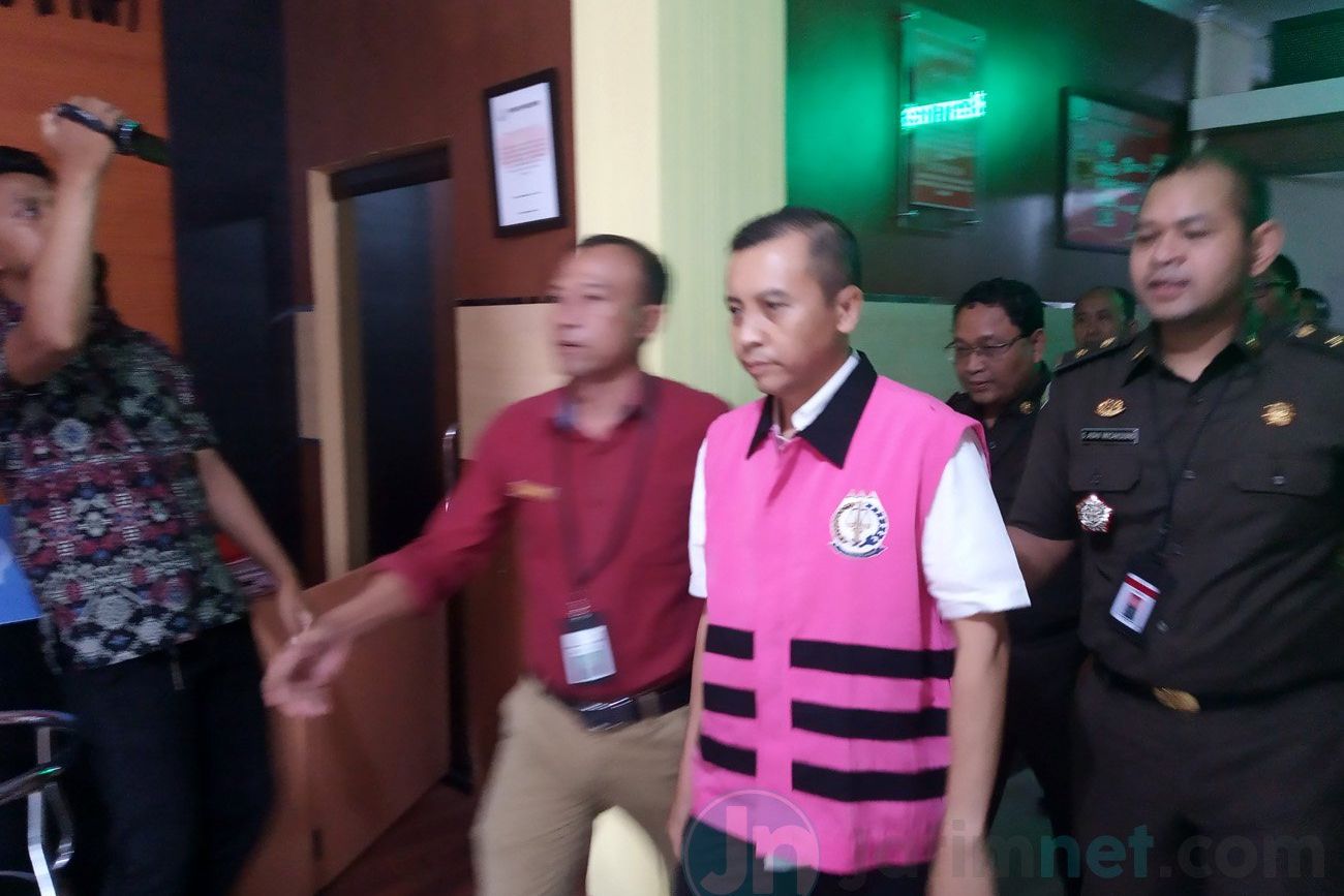 Kejari Jember Tahan Mantan Kadisperindag