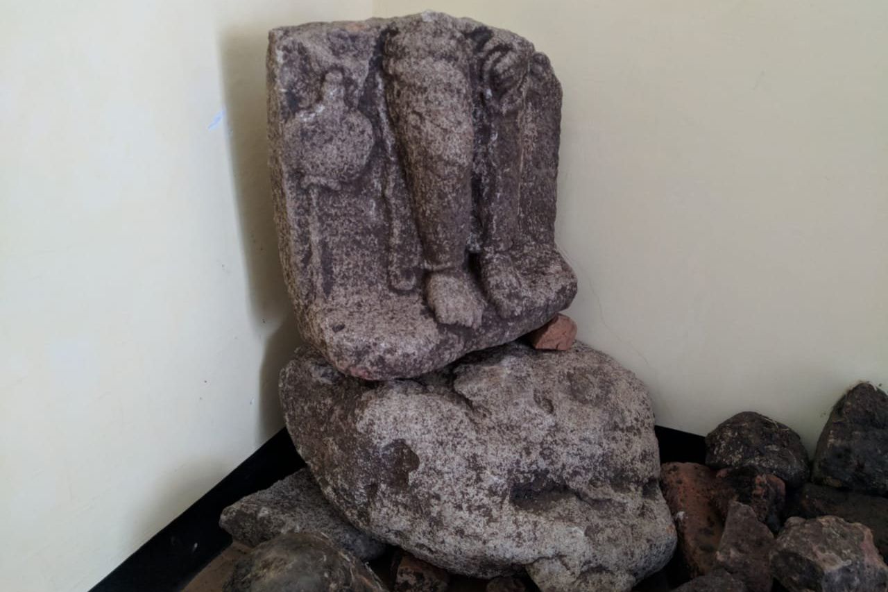Temukan Arca Relief Sepasang Kaki, Dinpar Ponorogo Surati BPCB Jatim