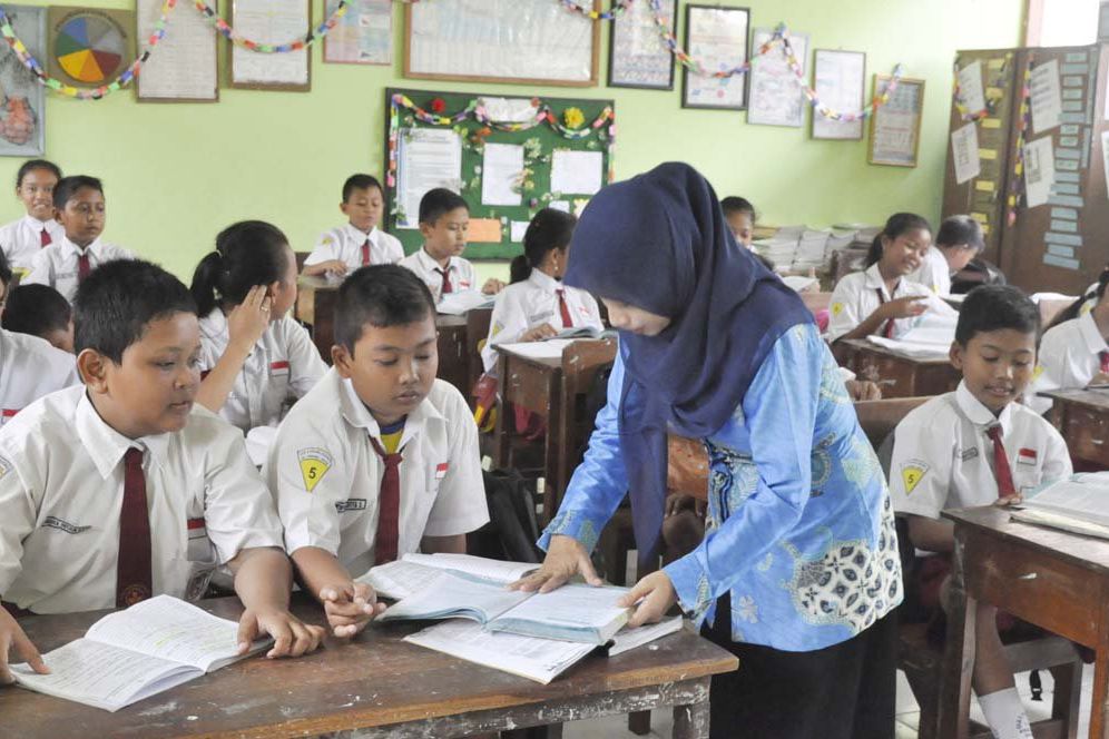 Dispendik Gresik Pastikan Distribusi Seragam Gratis Oktober Nanti