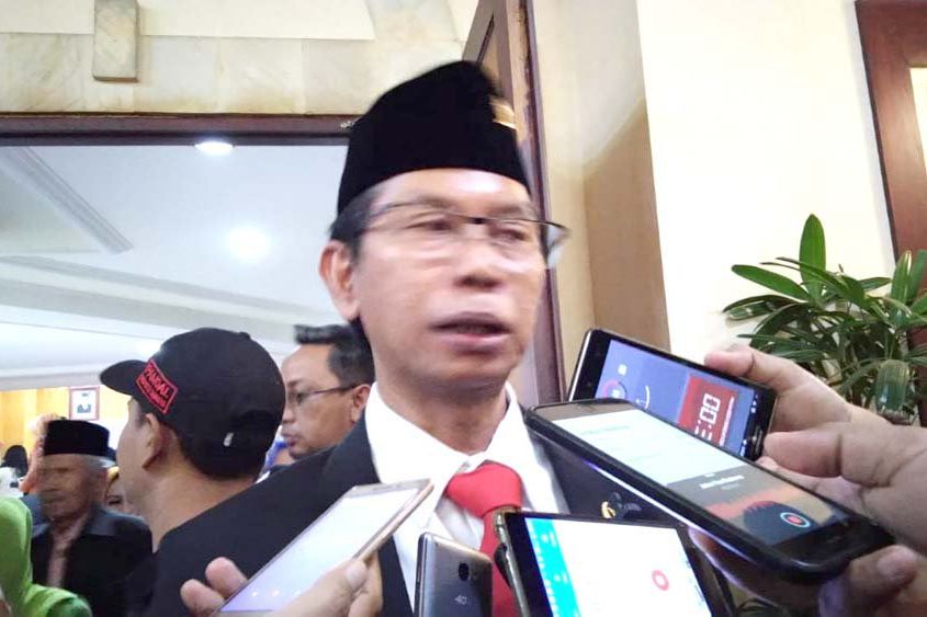 Awi Jabat Ketua DPRD Surabaya Sementara