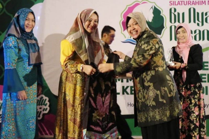 Peran Bu Nyai Sangat Diperlukan untuk Membantu Kiai dan Pemerintah