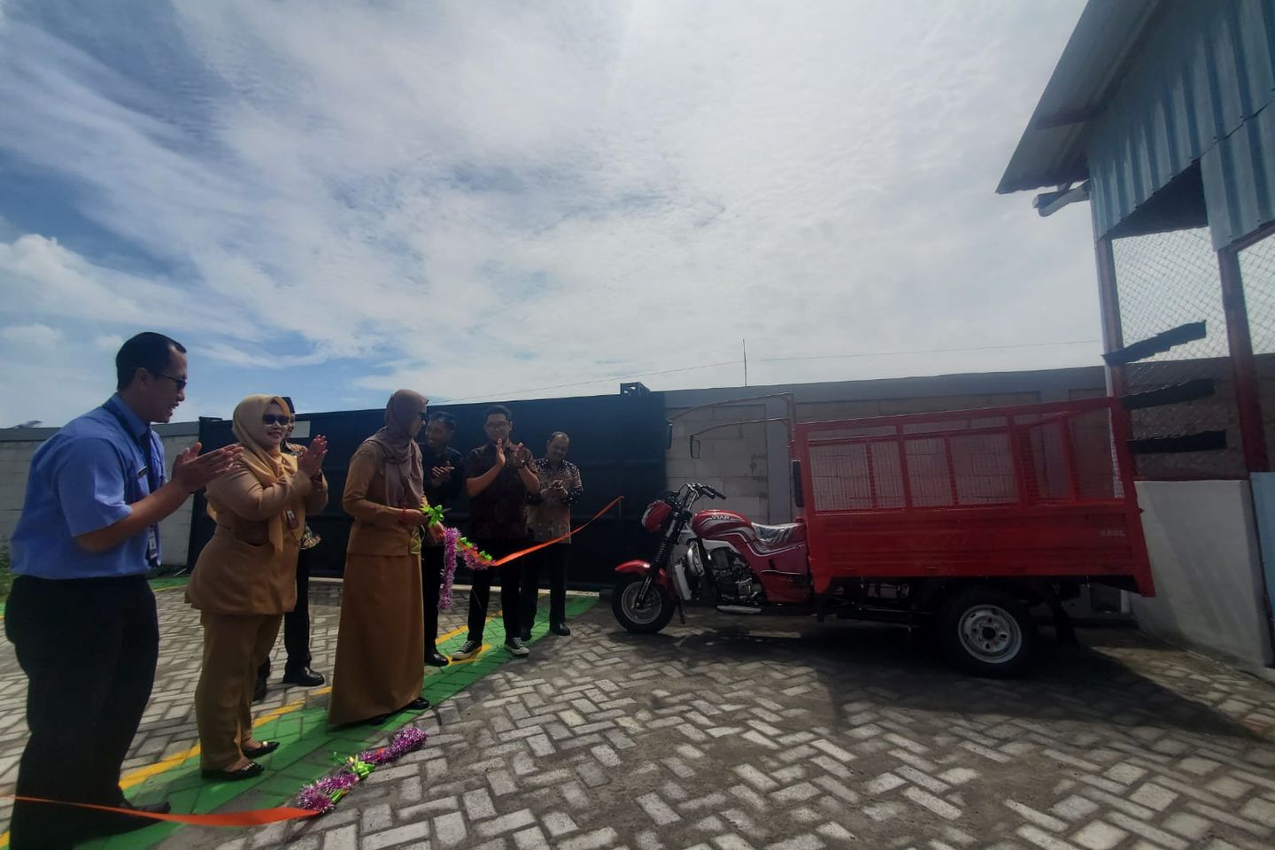 Dukung Zero Waste, FKPL dan Coca Cola Bangun TPS3R di SMK Asy Syarif Mitra Industri