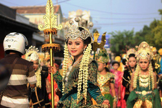Mengenang Kejayaan Karesidenan Besuki Lewat Pawai Budaya