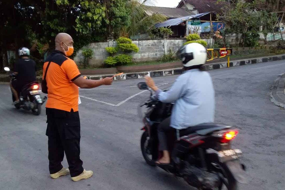 Gunung Agung Erupsi, Kondisi Aman Hanya Hujan Abu Vulkanik