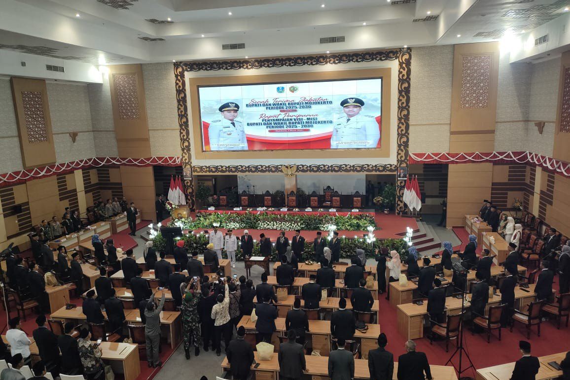 Gus Barra dan Rizal Resmi Bupati dan Wabup Mojokerto, Ini Pesan Khofifah