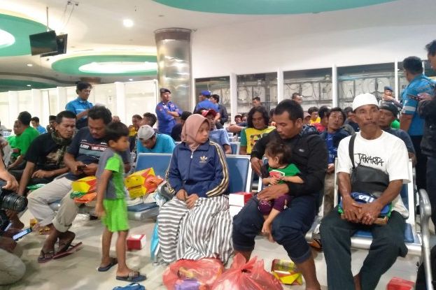 55 Penumpang KM Santika Nusantara Tiba di Tanjung Perak