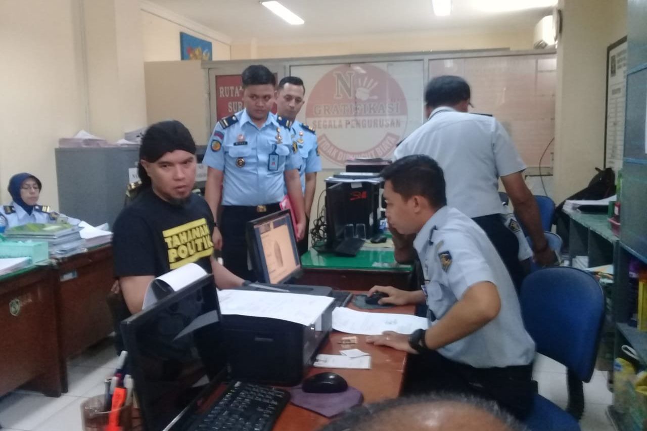 Ahmad Dhani Huni Sel Khusus Selama Masa Pengenalan