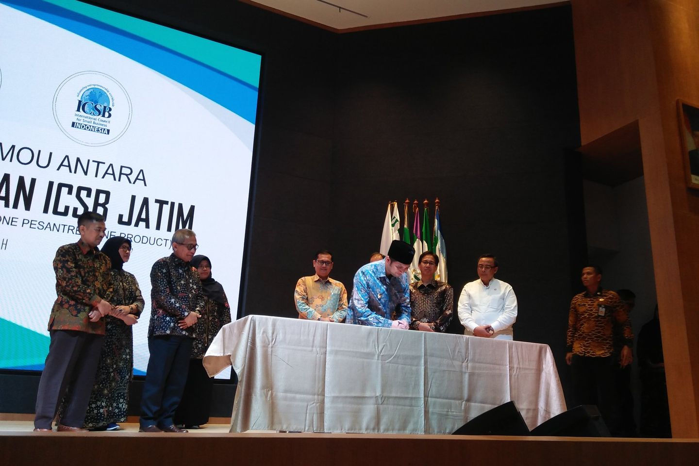 Pemprov Jatim Dorong Mahasiswa dan Santri Jadi Pengusaha