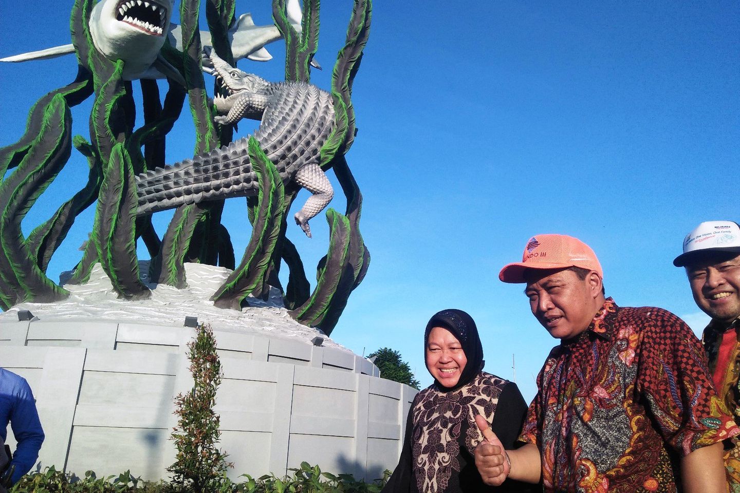 Luncurkan Patung Suro dan Boyo, Ini Imbauan Risma