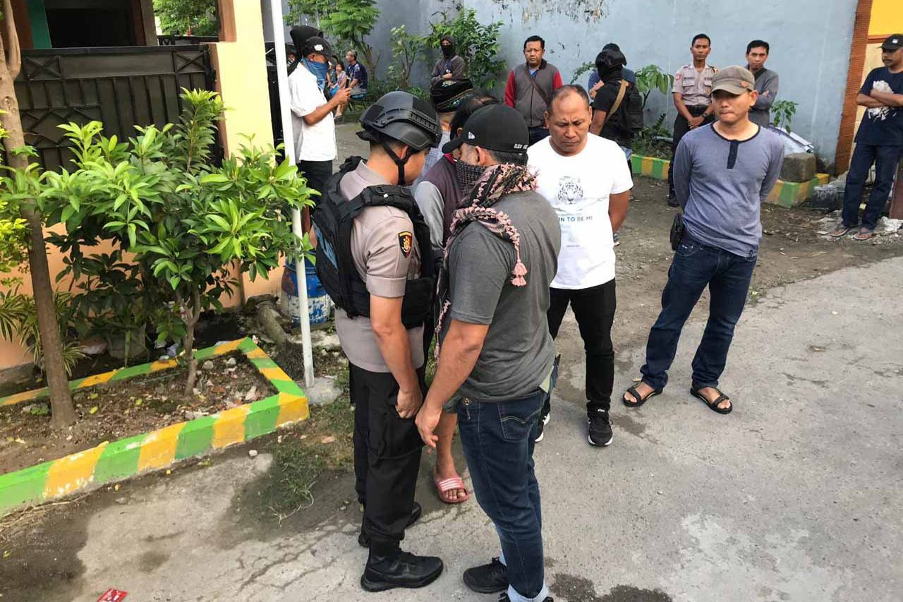 Densus 88 Antiteror Tangkap Terduga Teroris di Gresik